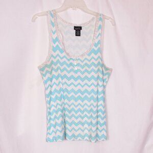 Rue21 Tank Top Ribbed Chevron Pattern Size XL Blue & White